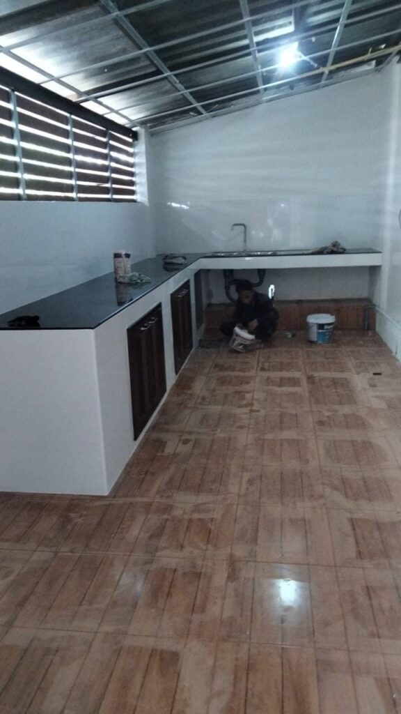 Ceiling-Technician21